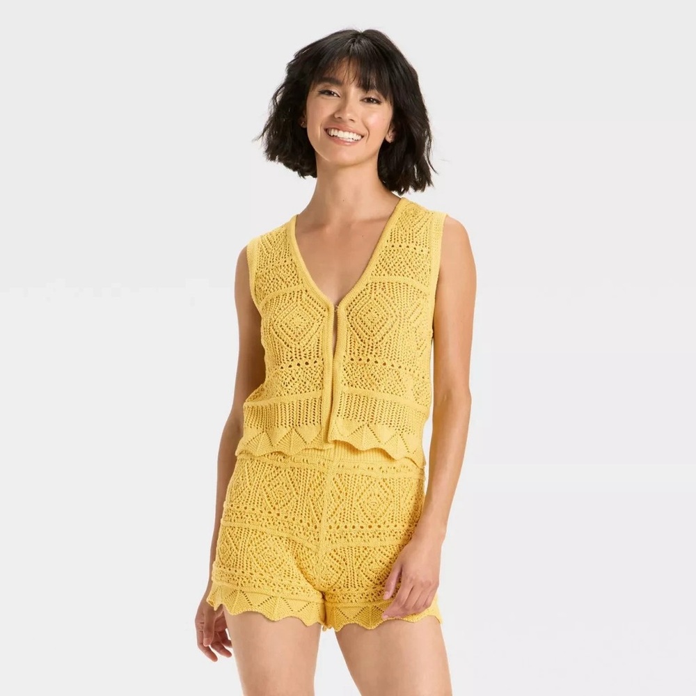 NWT a new day yellow crochet 2 piece set medium